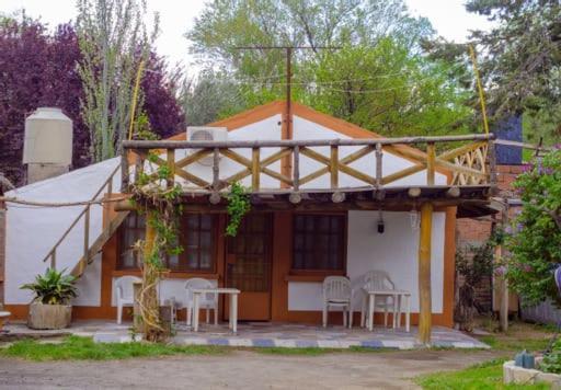 Hosteria La Farfalla Chos Malal Bagian luar foto