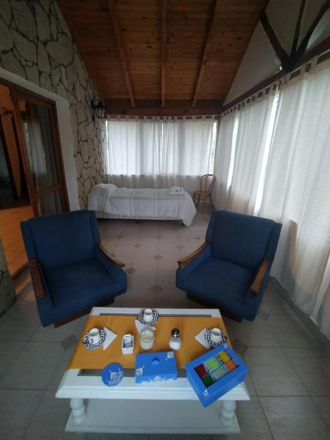 Hosteria La Farfalla Chos Malal Bagian luar foto