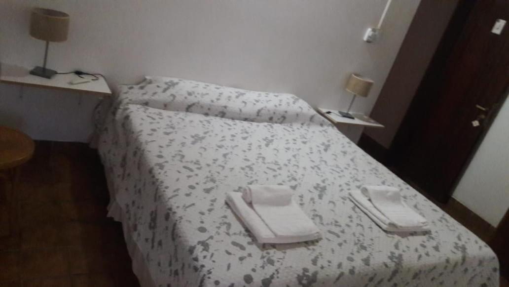 Hosteria La Farfalla Chos Malal Ruang foto
